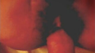 Чуттєва блондинка насолоджується ковтанням апетитно виглядає члена в безкоштовно порно відео романтичному секс-відео